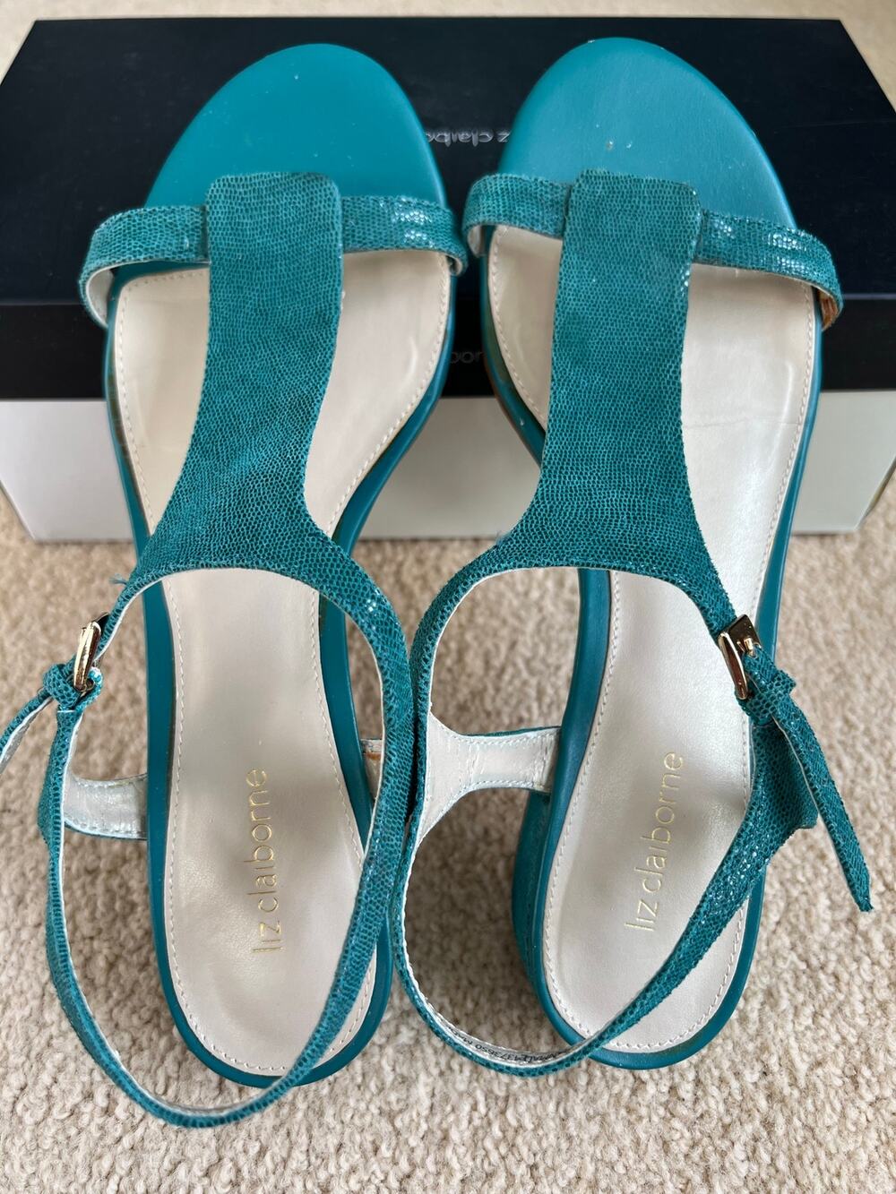 Liz Claiborne Parker Sea Green Reptile T Strap Block Heel Sandals Shoes Size 9M